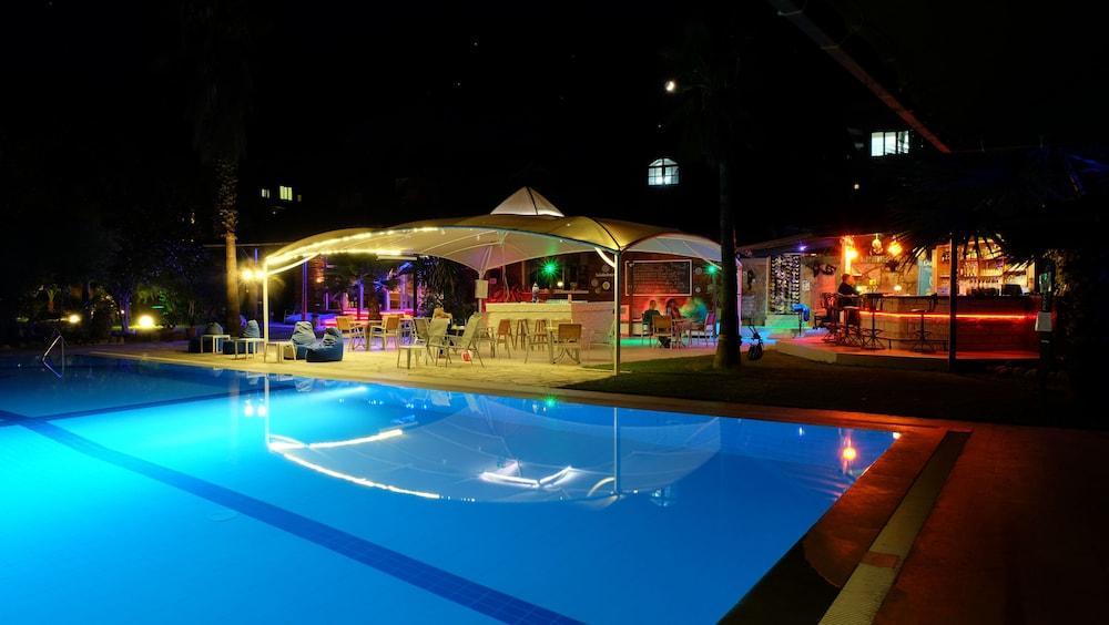 Erendiz Garden Hotel Кемер Екстер'єр фото